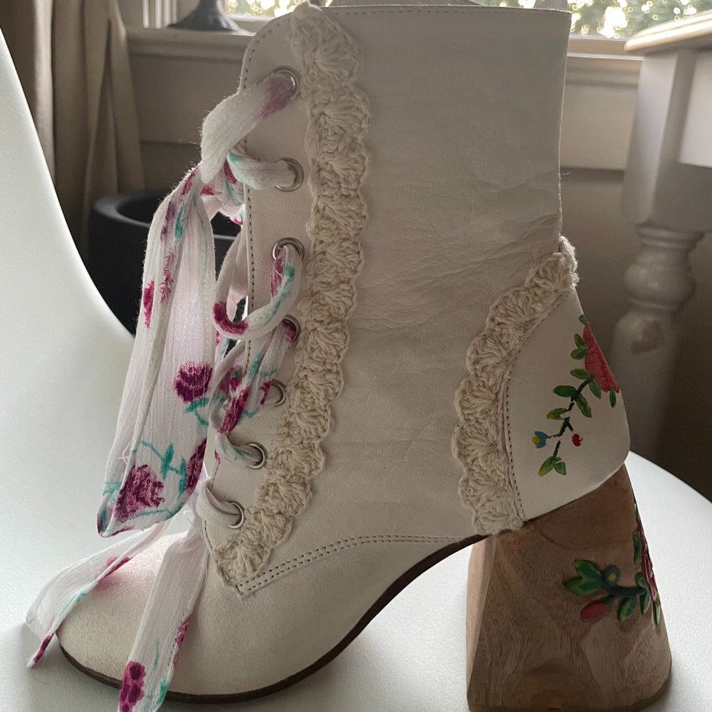 Fillyboo White Floral Lace-Up Ankle Boots with Painted Block Heel